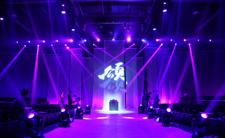 炫酷全息投影裸眼3D效果視覺呈現