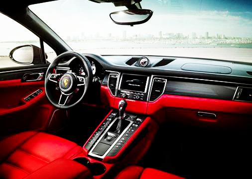 Macan Turbo 內(nèi)部車(chē)飾