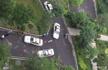 公關公司:濟南發改委一官員墜樓身亡 記者采訪被圍毆(圖)