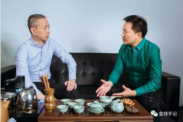 開業慶典:都是要照鏡子整一整