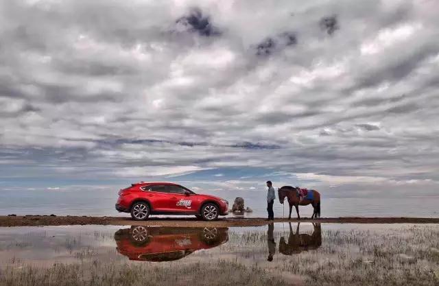 開業慶典:都是要照鏡子整一整